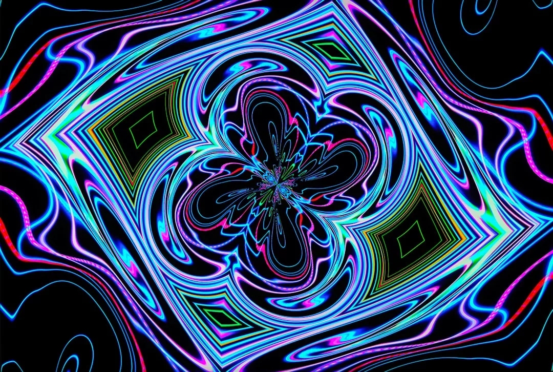 Abstrakte digitale Kunst mit wirbelnden, neonblauen und rosafarbenen Linien mit symmetrischen Mustern, die einen kaleidoskopischen Effekt auf schwarzem Hintergrund bilden und an den energiegeladenen Rhythmus von Trance und elektronischer Musik erinnern.